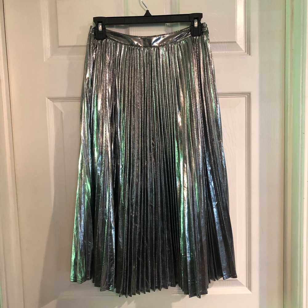 Pleated skirt